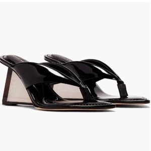 Good American CINDER-
F*CKING-RELLA Thong Lucite
Wedge Sandal size13 BlackPatent